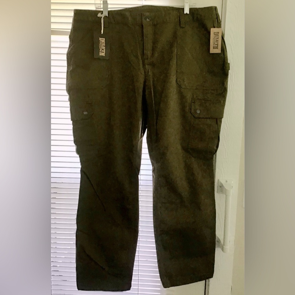 NWT Duluth Trading Co. Fire Hose Flex Cargo Pants in Olive Sz. 18W x 31”